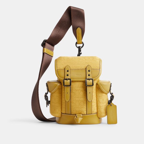 Mochila Hitch 13 Micro Signature Jacquard Coach - Amarelo