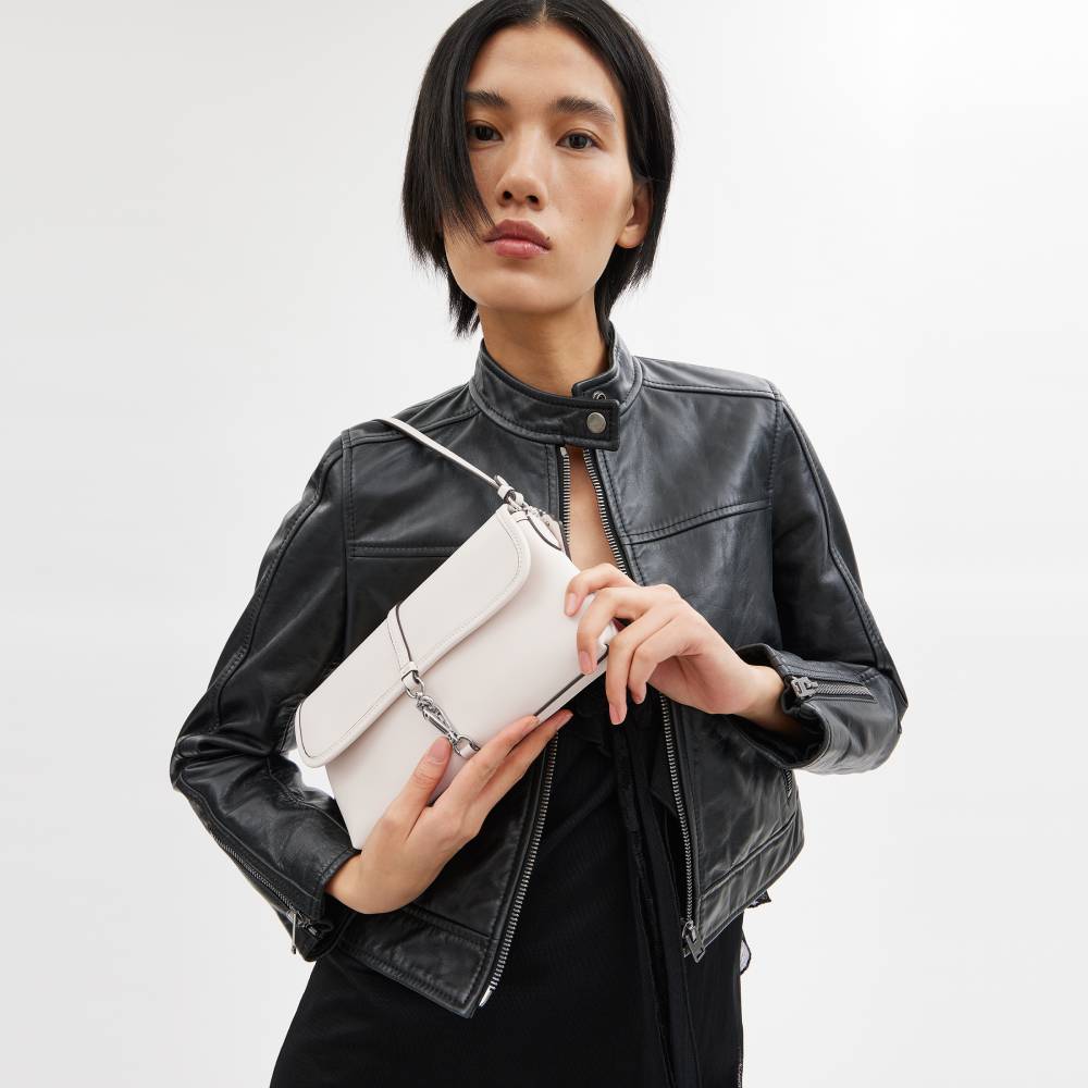 国内発 COACH Hamptons ハンプトンズショルダーバッグ CP132 白 楽天市場】COACH コーチ ハンドバッグ hamptons ハンプトンズ
