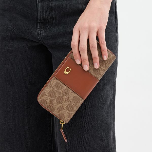 Carteira Essential Slim Accordion Zip Signature Coach Marrom - coach